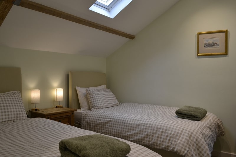 Twin bedroom